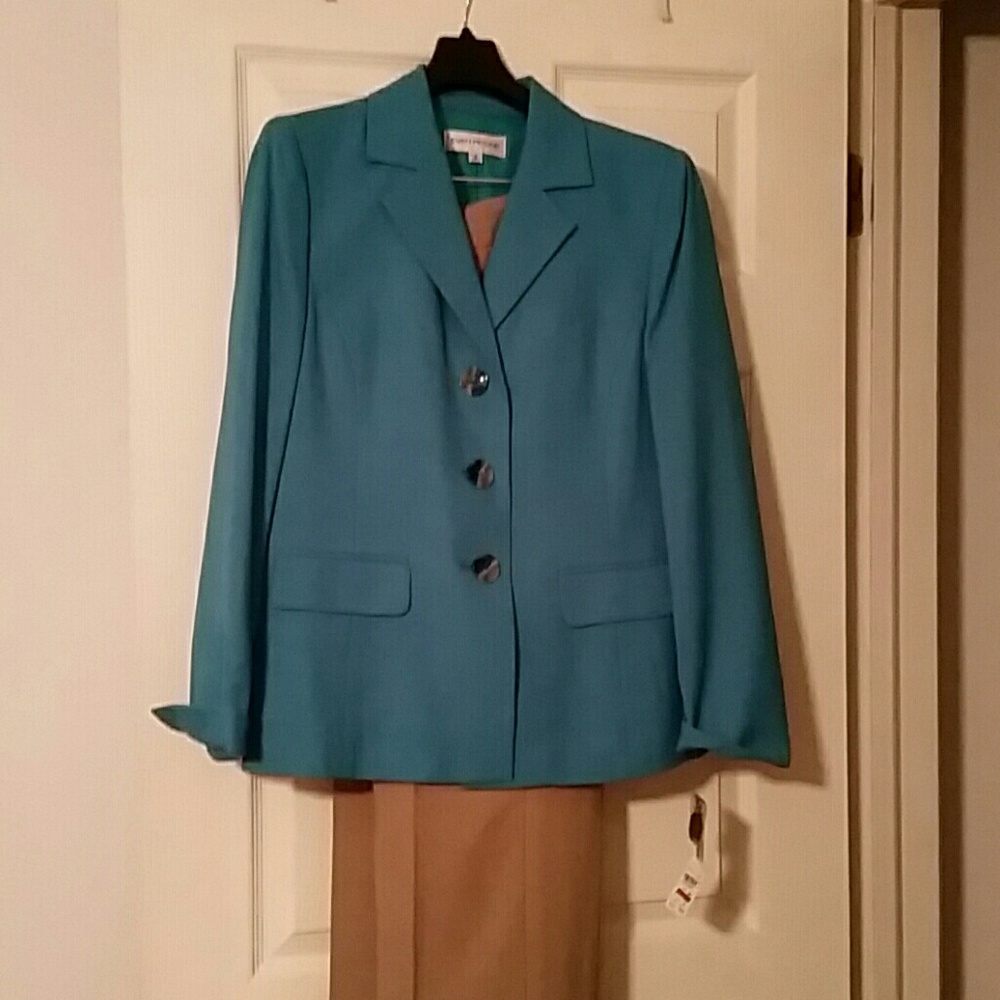 Evan-Picone Suit